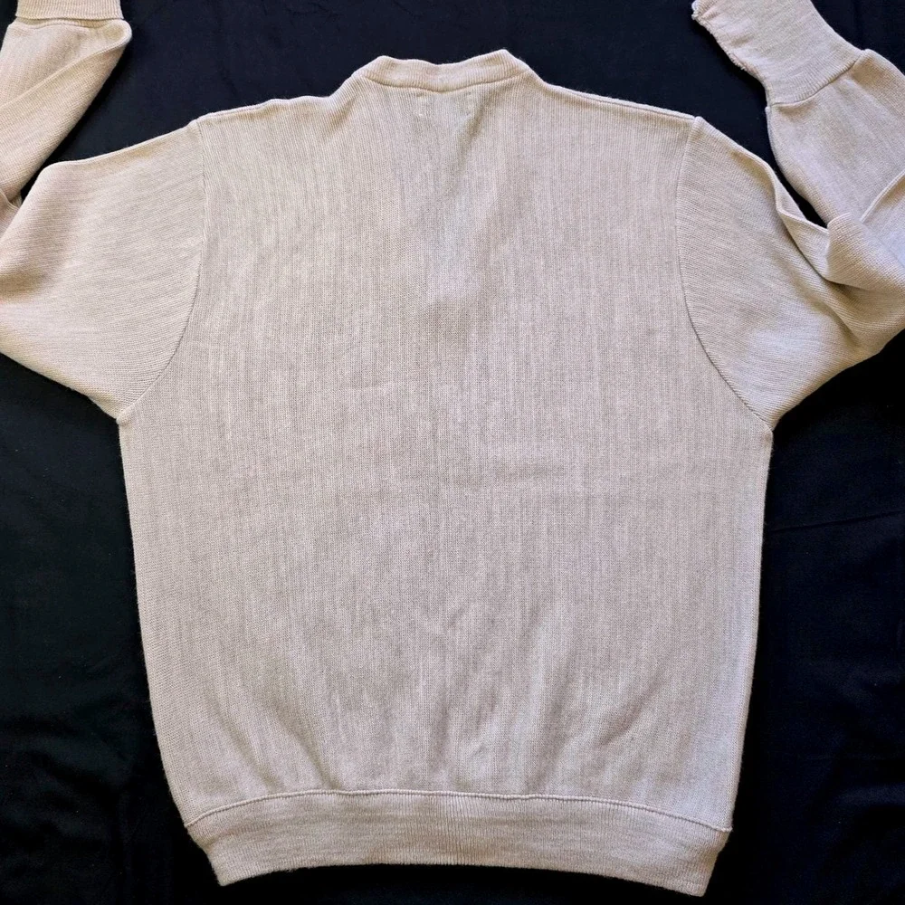 IZOD  Men's Size L V-Neck Sweater Cream Made in USA Preppy Knit Golf GVC Vintage